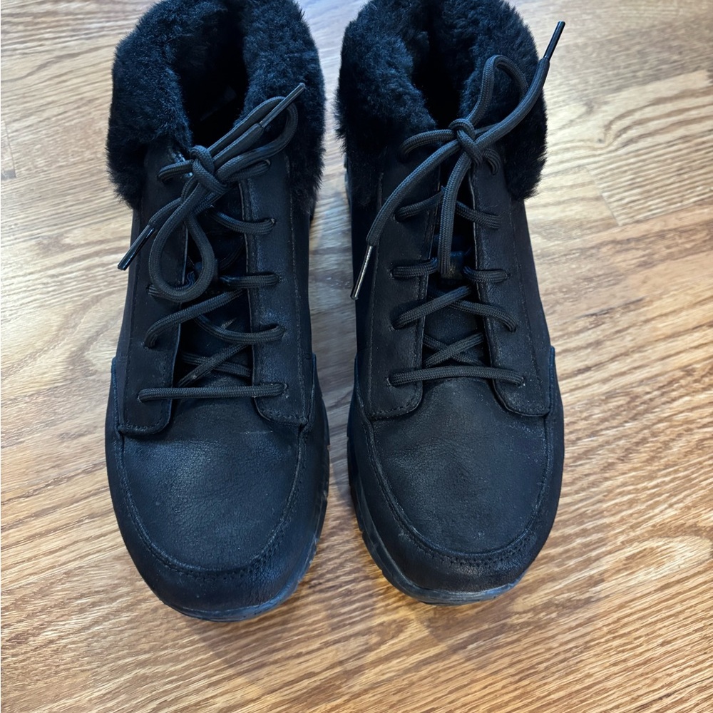 Skechers Black Winter shoes with Fur Lining - Picture 1 of 4
